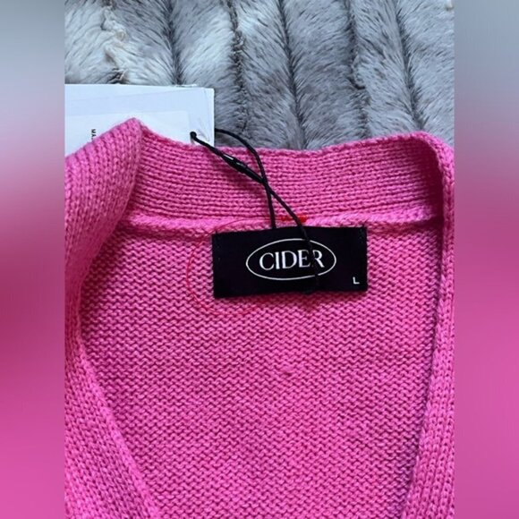 CIDER Soft Diamond Check Pattern Patchy Knit Button Front Vest Pink Size Large - Picture 5 of 8